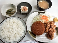 鶏カラ揚にメンチカツ定食