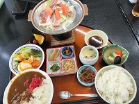 豪華な夕食付き