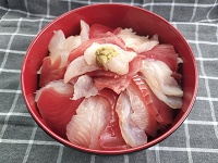 紅白海鮮丼