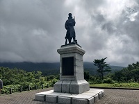 後藤伍長の像