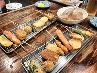 夜は更けていく