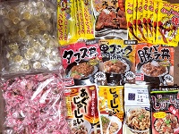お土産がいっぱい
